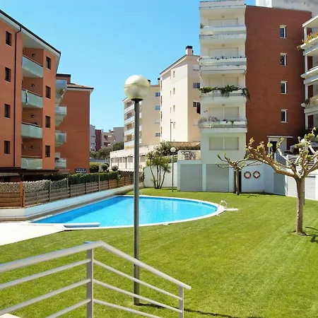 Apartament Naiss Garden Family *