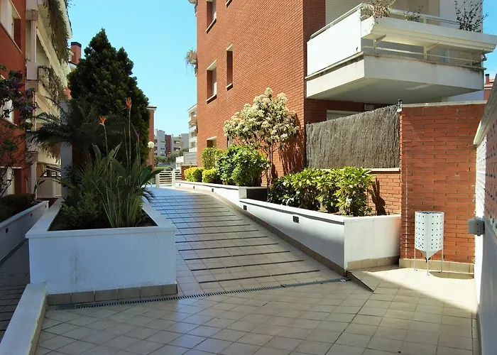 Apartament Naiss Garden Family *