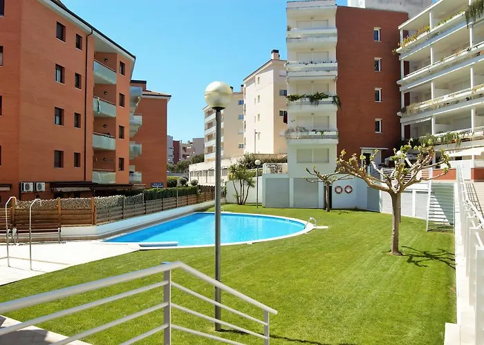 Apartament Naiss Garden Family *