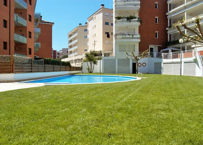 Apartament Naiss Garden Family